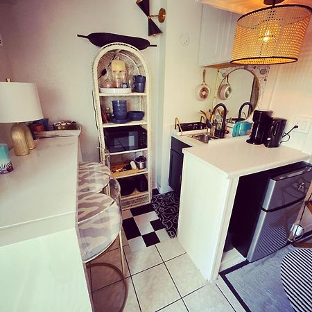 Seashore Waikiki Studio 1 Block From A Beach No Resort Fees Honolulu Esterno foto